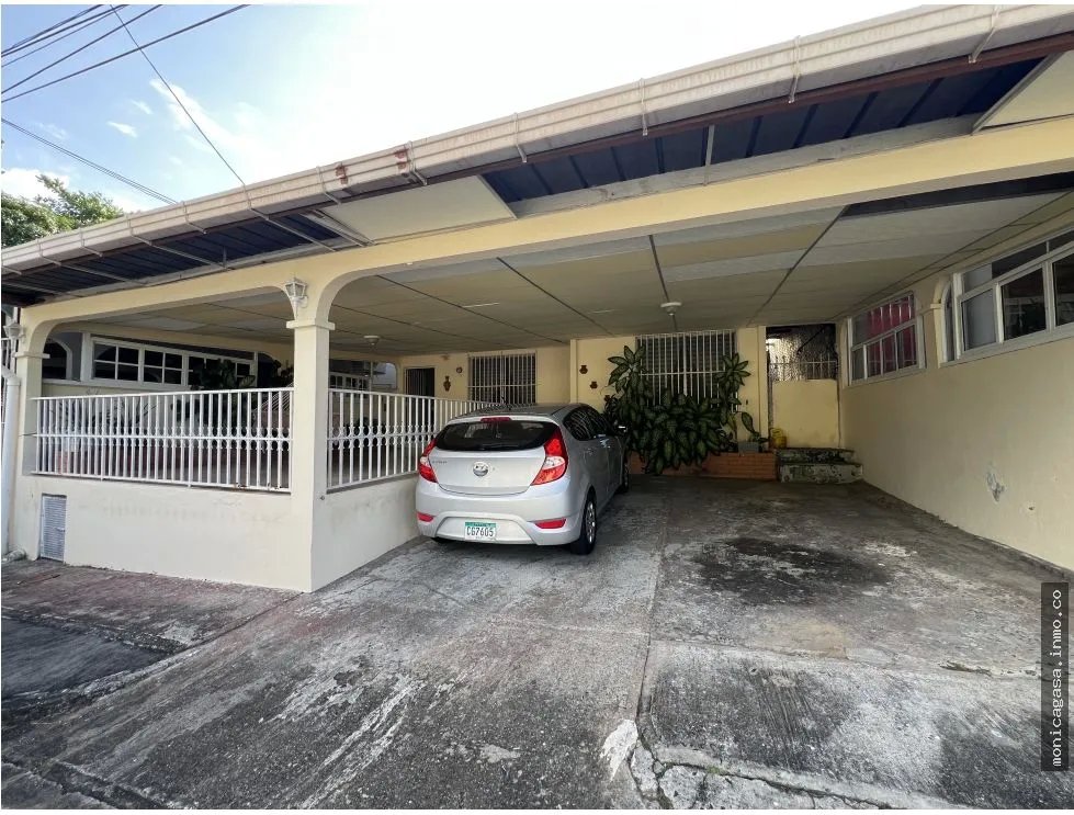 Venta de Casa en Urbanización Residencial Cerro Viento, San Miguelito