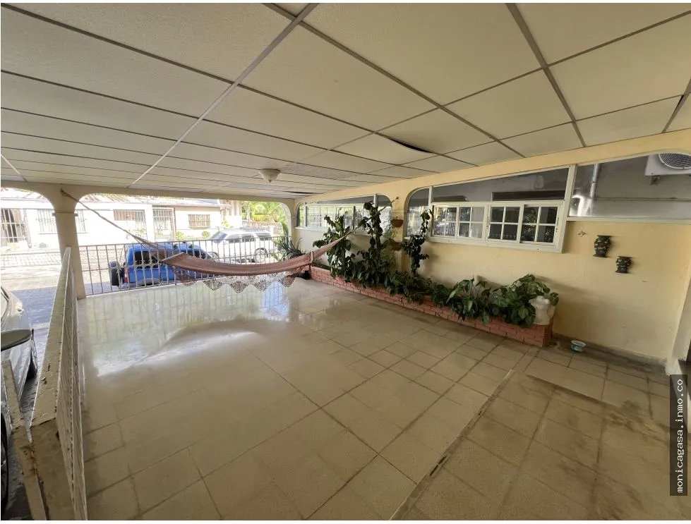 Venta de Casa en Urbanización Residencial Cerro Viento, San Miguelito