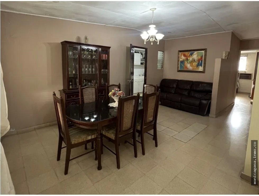 Venta de Casa en Urbanización Residencial Cerro Viento, San Miguelito