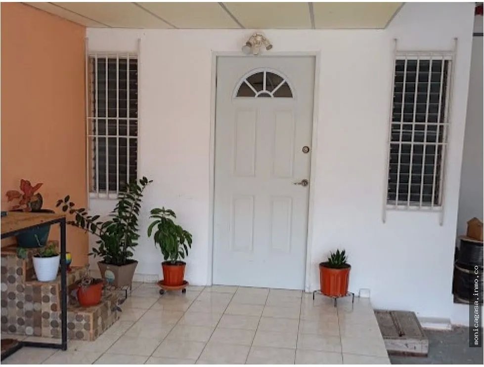 Venta de Casa en Residencial  La Castellana, San Miguelito