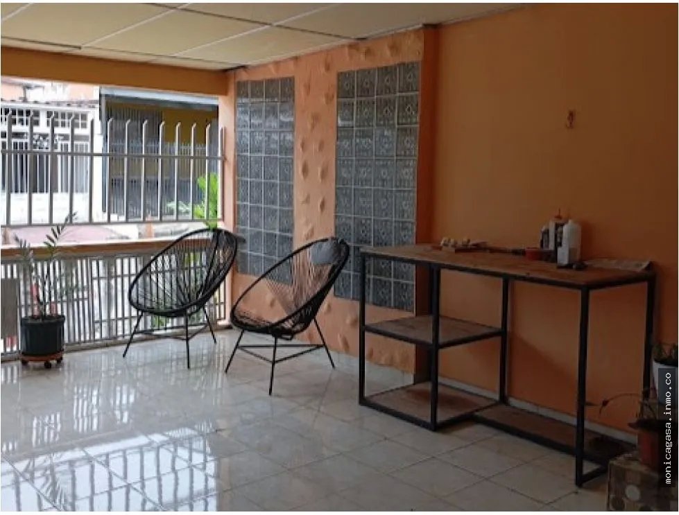 Venta de Casa en Residencial  La Castellana, San Miguelito