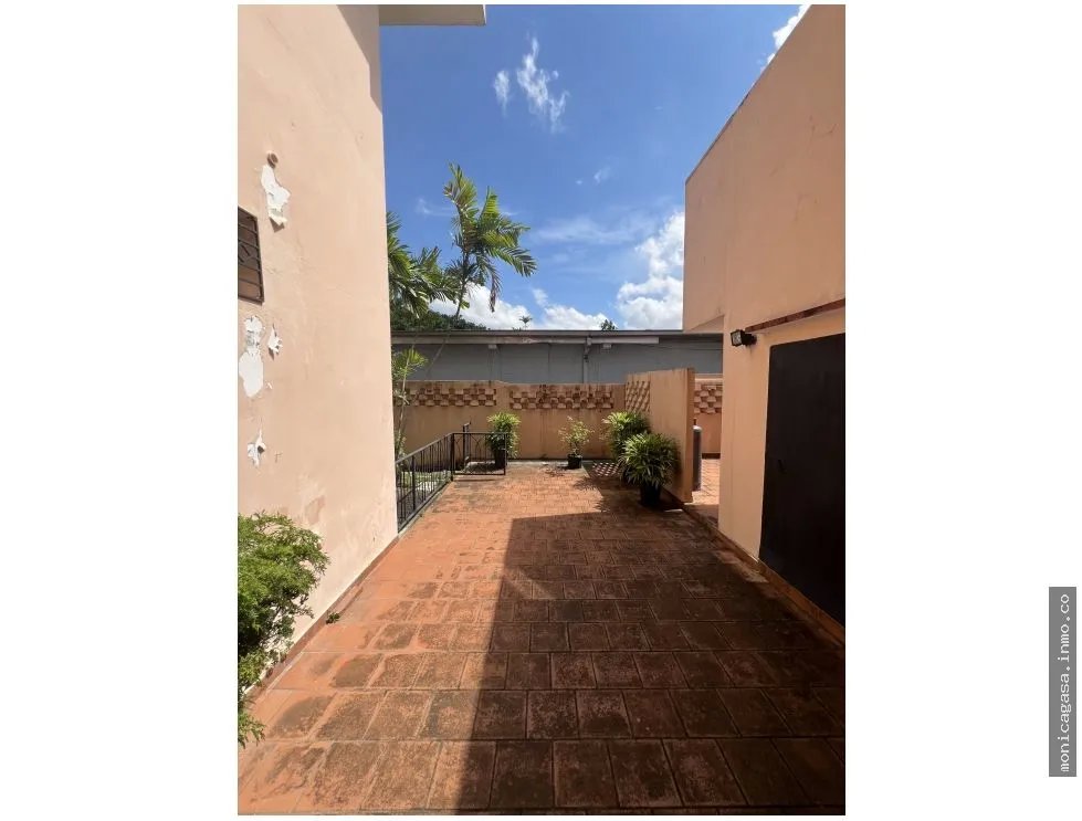 House for Sale in Los Angeles Urbanization, Betania