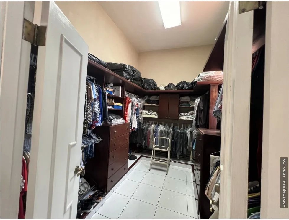 House for Sale in Los Angeles Urbanization, Betania