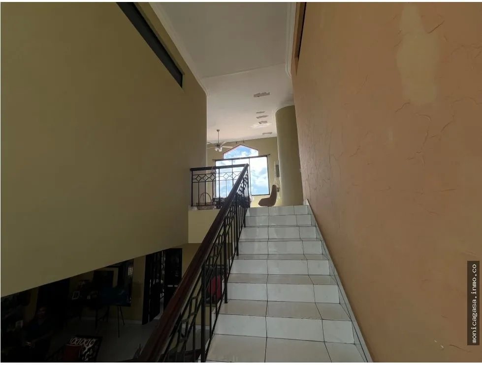 House for Sale in Los Angeles Urbanization, Betania
