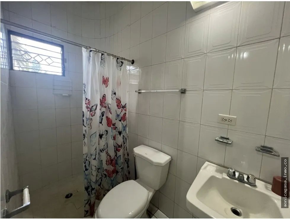 House for Sale in Los Angeles Urbanization, Betania