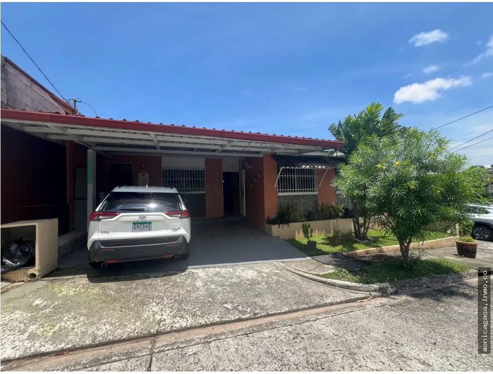 Venta de casa en Residencial Urbanización Las Lomas, Villa Lucre.