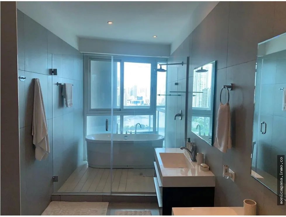 Luxury PH Yacht Club Apartment Rental / Ave. Balboa / 178 m2