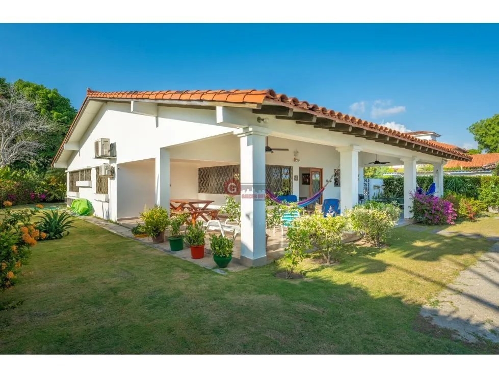 SE VENDE CASA EN RIO HATO PLAYA BLANCA 1091 M2 FRENTE AL MAR
