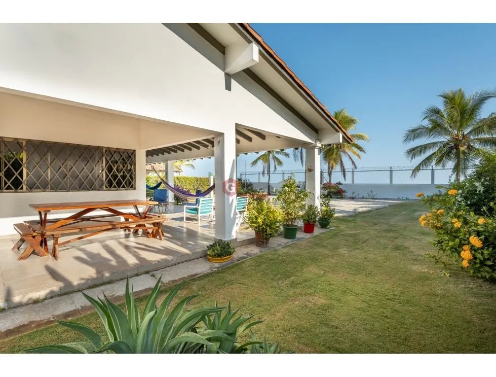 SE VENDE CASA EN RIO HATO PLAYA BLANCA 1091 M2 FRENTE AL MAR
