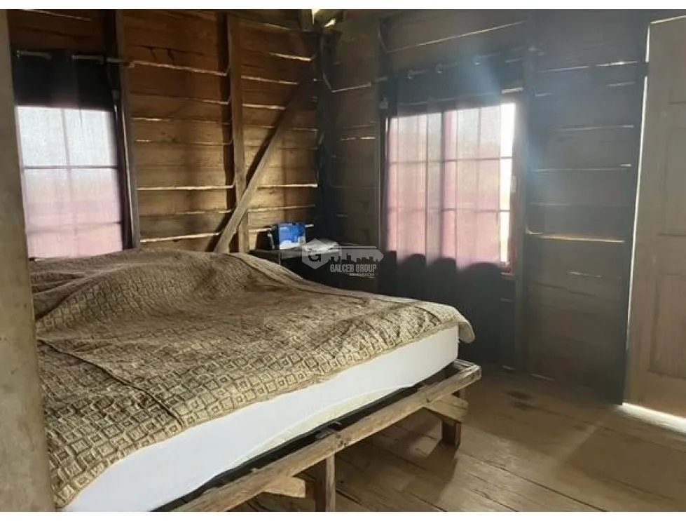 FINCA CON CASA DE 2 PISO / CAPIRA / 38 HECTAREA / RIO Y OJO DE AGUA JC