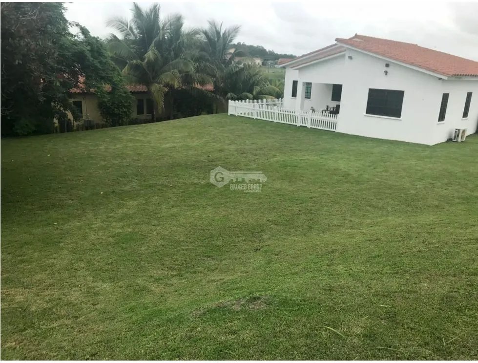 House for Sale in San Carlos Hacienda Pacifica 1500M2 Large Garden