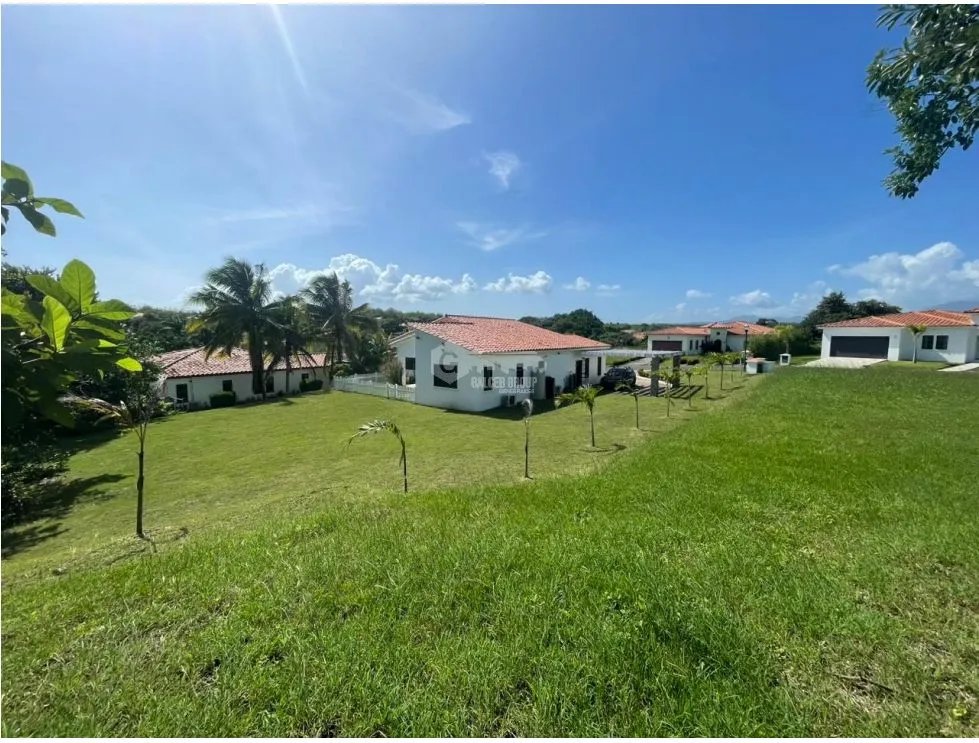 House for Sale in San Carlos Hacienda Pacifica 1500M2 Large Garden