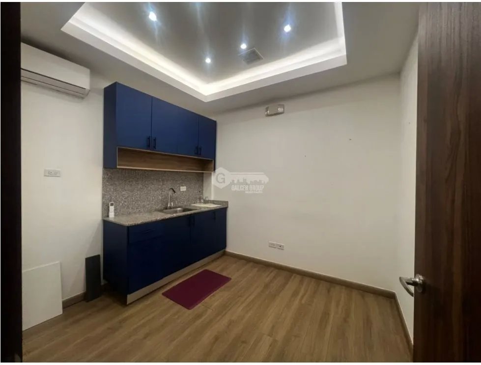 FOR RENT COMMERCIAL SPACE OBARRIO PLAZA NEWBERRY 168M WITH DIVISIONS MEZZANINE A/C