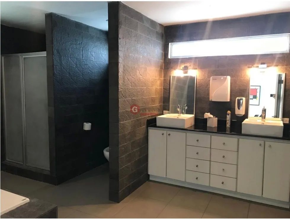 OBARRIO / COMMERCIAL OR RESIDENTIAL HOUSE / 500M / 2 LEVELS / STORAGE