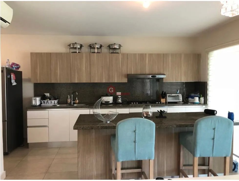 SE VENDE HERMOSA CASA DE PLAYA EN BIJAO 388M2 SEMI AMOBLADA