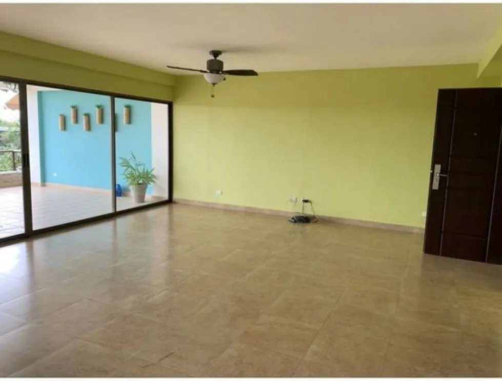 SE VENDE APARTAMENTO EN PUNTA BARCO RESORT 220 M2 CON PISCINA