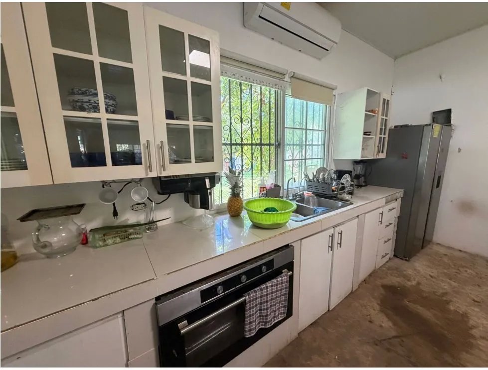 SE VENDE CASA EN CORONADO 1500M A UNA  CUADRA DE LA PLAYA