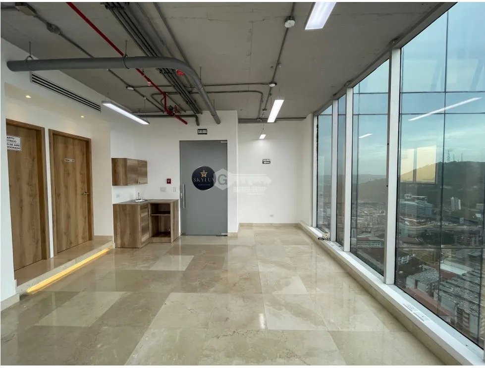 SE VENDE OFICINA BALBOA OFFICE CENTER 70M SIN DIVISIONES COCINA