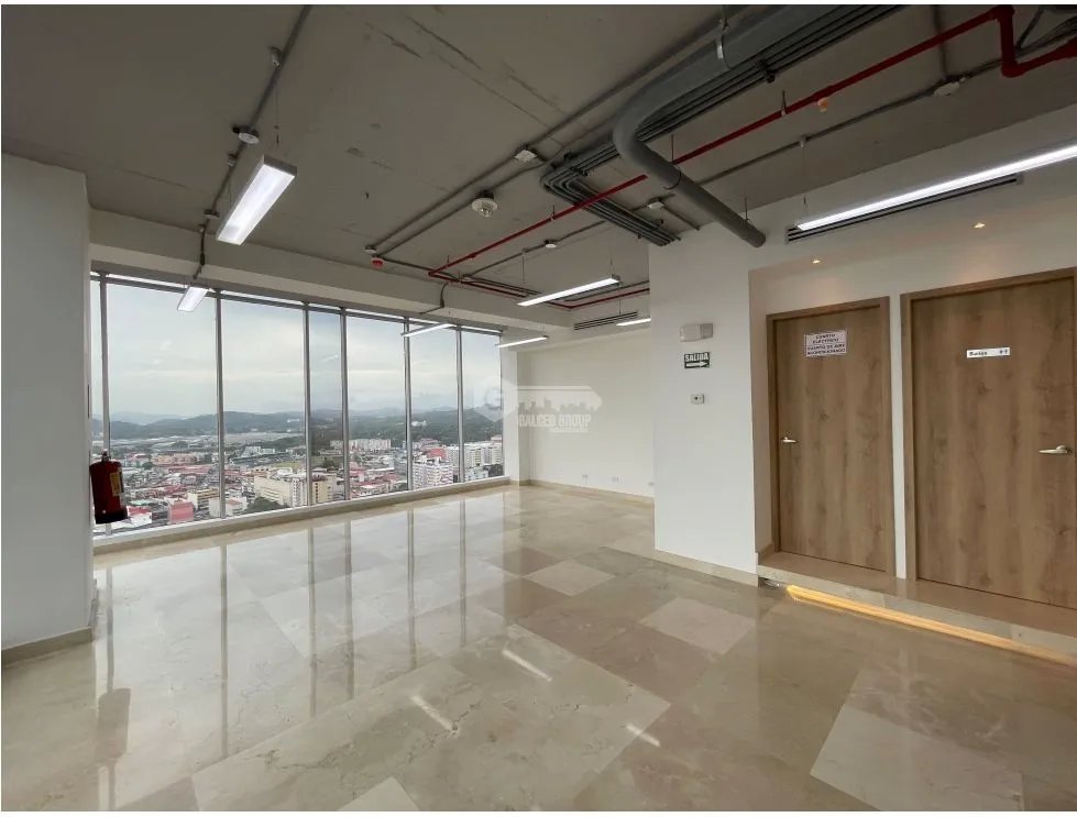 OFICINA / BALBOA OFFICE CENTER / 70M / SIN DIVISIONES / COCINA