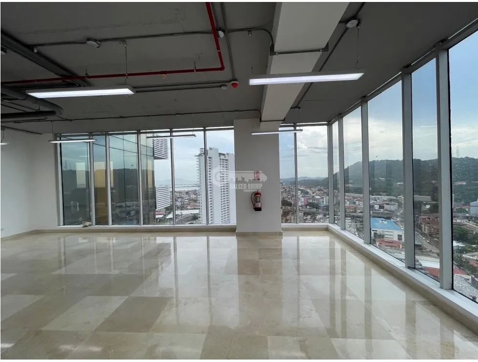 OFICINA / BALBOA OFFICE CENTER / 70M / SIN DIVISIONES / COCINA
