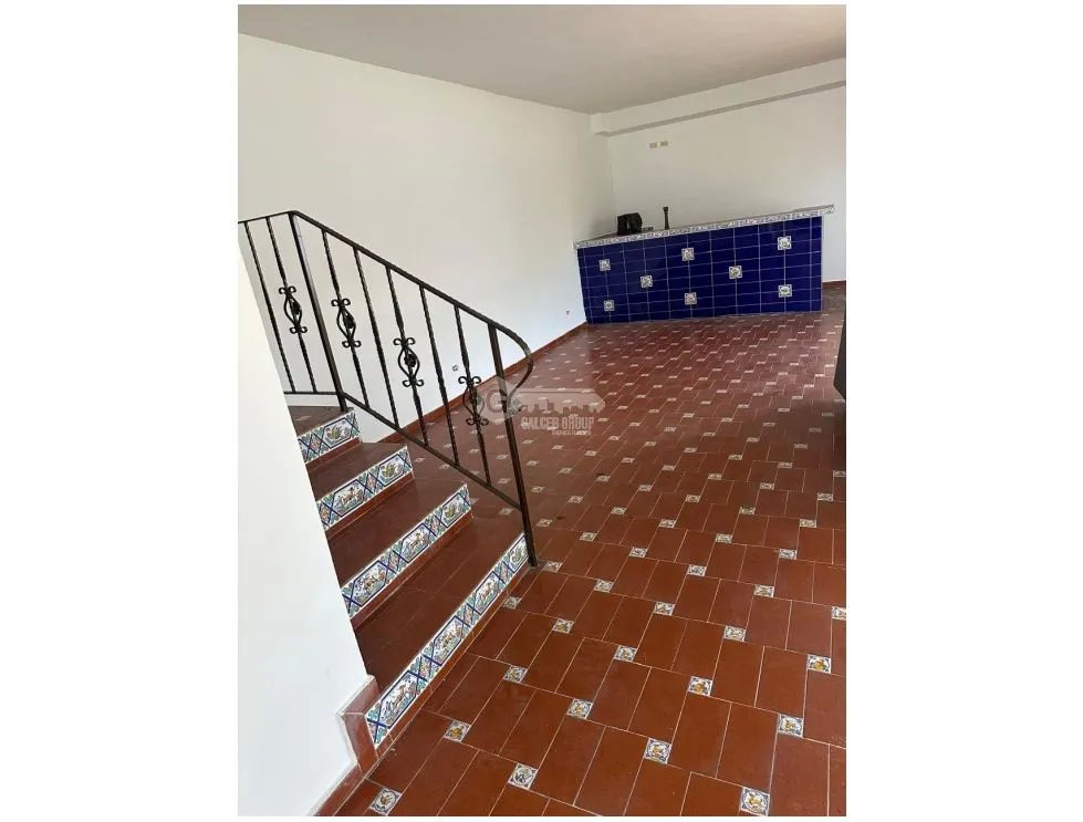 SE ALQUILA CASA EN BETANIA 341M 2 NIVELES 3 HABITACIONES NEGOCIABLE