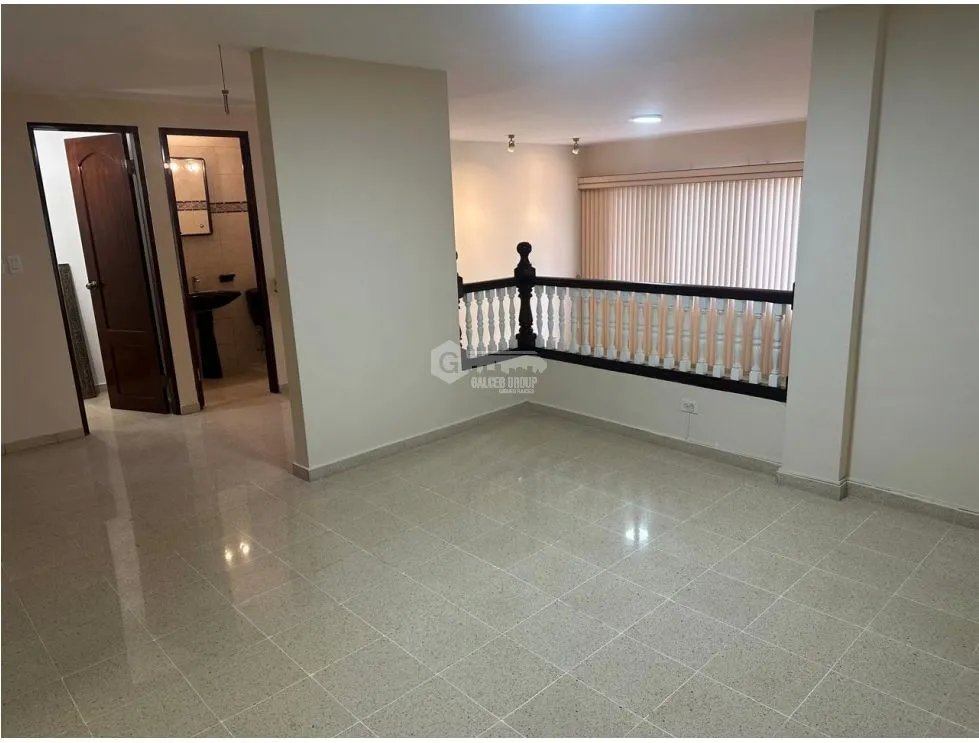 BETANIA / DOS MARES / 341M / 2 NIVELES / 3 HABITACIONES / PATIO