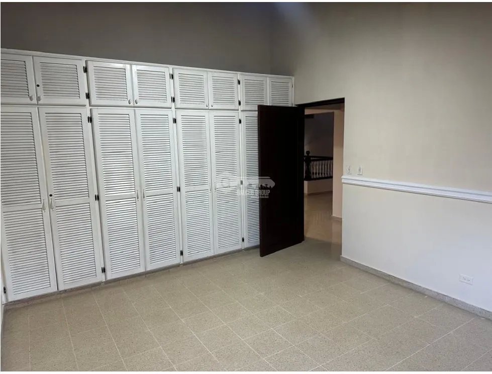 SE VENDE CASA EN BETANIA 341M 2 NIVELES 3 HABITACIONES NEGOCIABLE