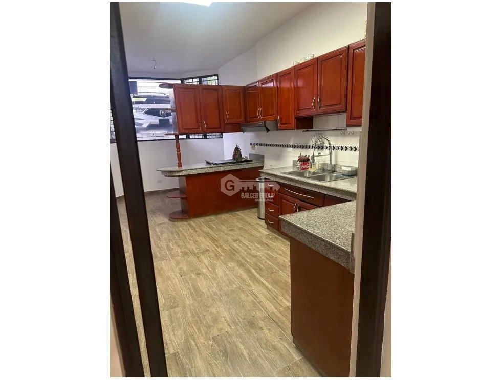 SE VENDE CASA EN BETANIA 341M 2 NIVELES 3 HABITACIONES NEGOCIABLE