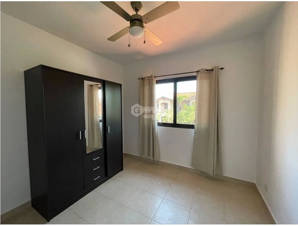 Two-Story House for Sale in Versalles - 186 sqm with Spacious Garden
