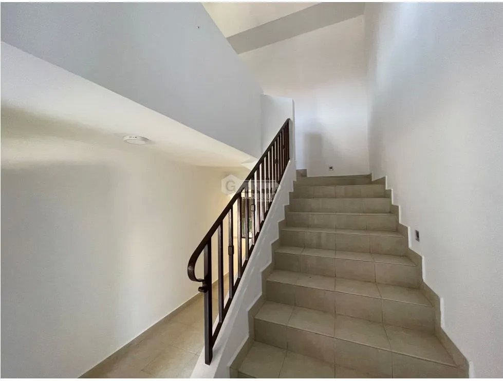 Two-Story House for Sale in Versalles - 186 sqm with Spacious Garden