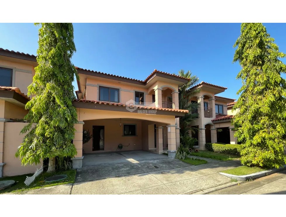 JUAN DIAZ / VERSALLES / 186M / 3 BEDROOMS / 2.5 BATHROOMS / 2 LEVELS