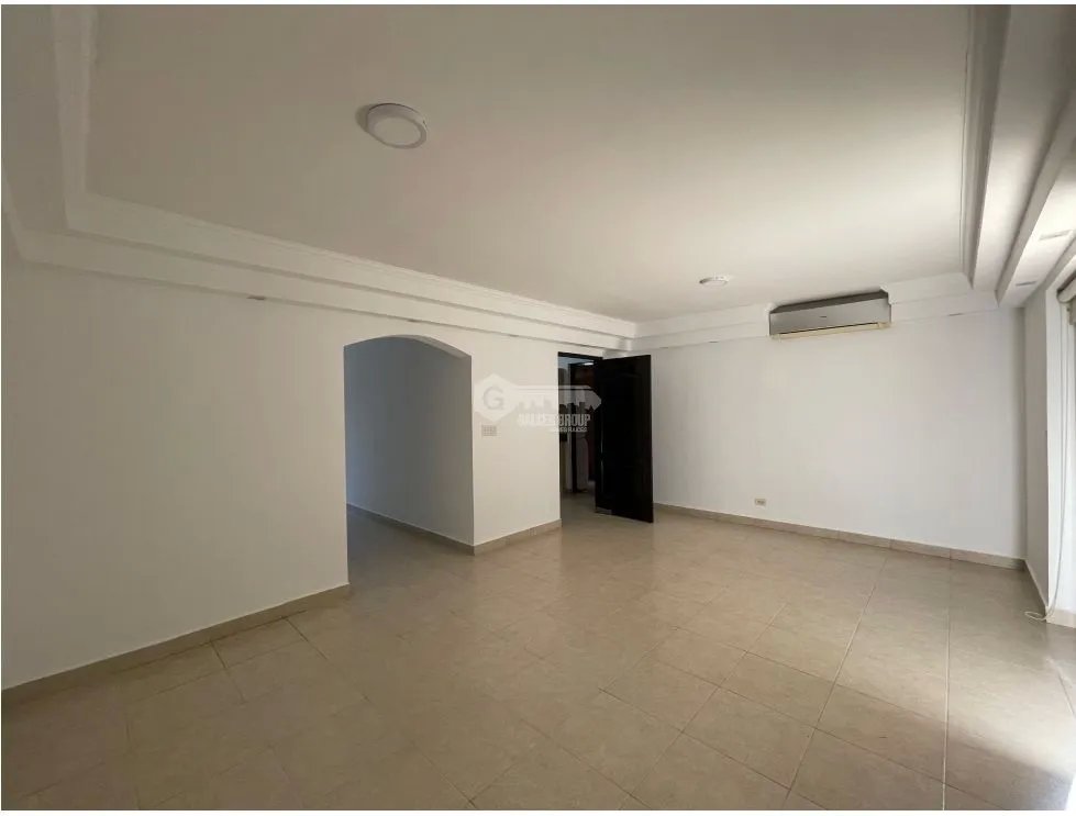 JUAN DIAZ / VERSALLES / 186M / 3 BEDROOMS / 2.5 BATHROOMS / 2 LEVELS