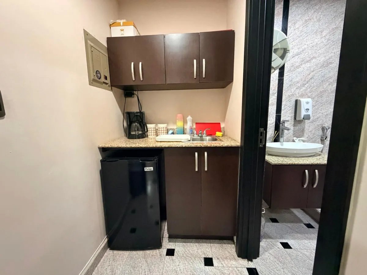VENTA DE OFICINA EN OBARRIO AMUEBLADA Y LISTA PARA OPERAR