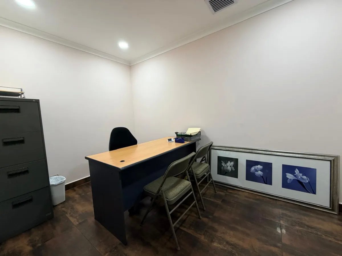VENTA DE OFICINA EN OBARRIO AMUEBLADA Y LISTA PARA OPERAR