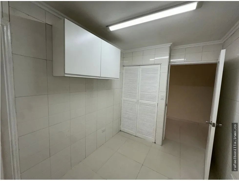 SE VENDE APARTAMENTO EN MARBELLA