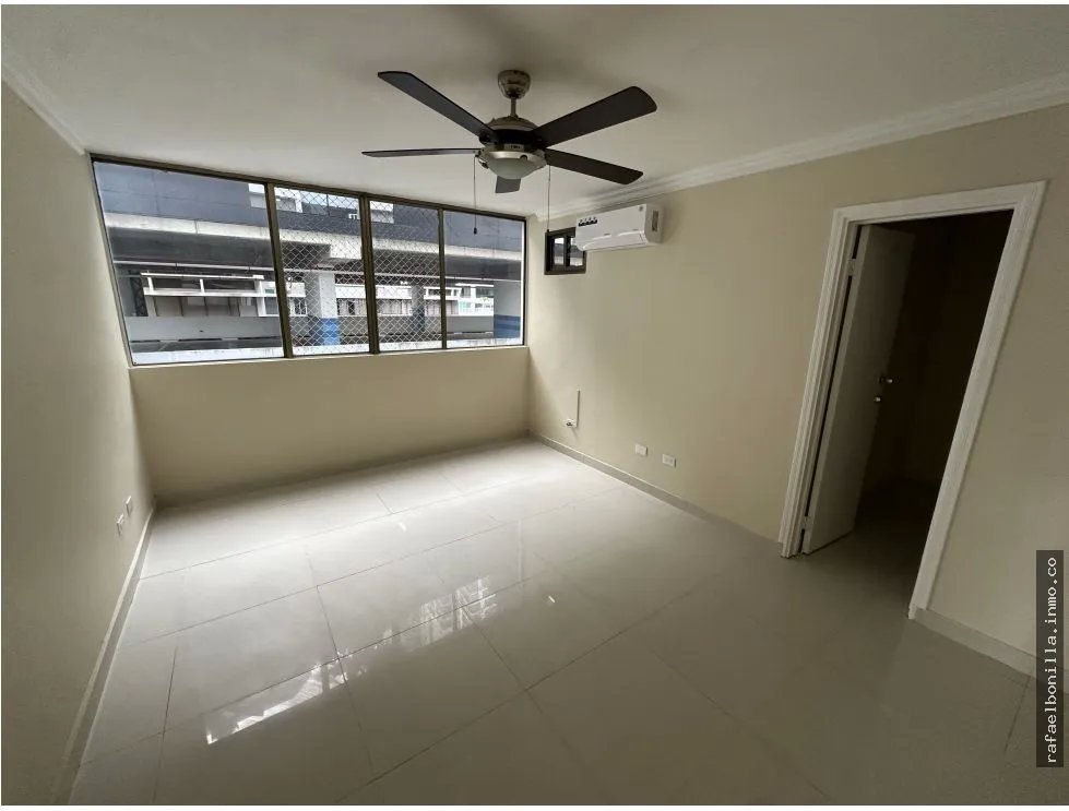 SE VENDE APARTAMENTO EN MARBELLA