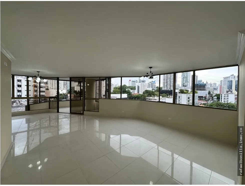 SE VENDE APARTAMENTO EN MARBELLA