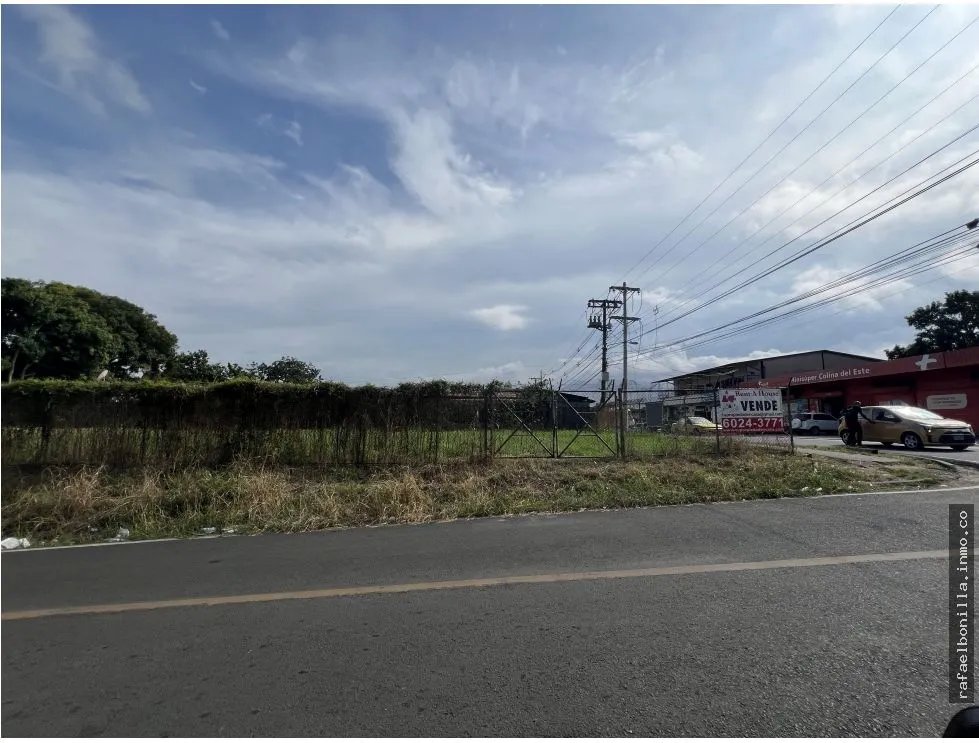 SE VENDE TERRENO EN PEDREGAL