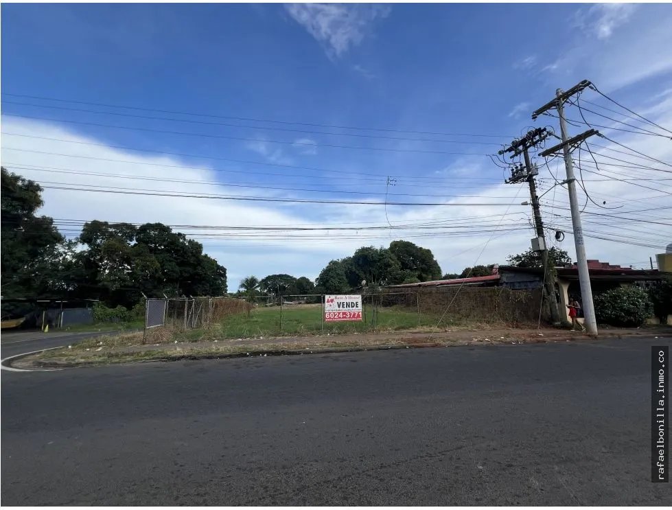 SE VENDE TERRENO EN PEDREGAL
