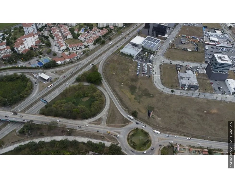 SE VENDE TERRENO EN SANTA MARIA BUSINESS DISTRICT