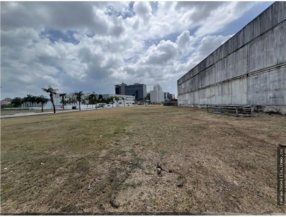 SE VENDE TERRENO EN SANTA MARIA BUSINESS DISTRICT