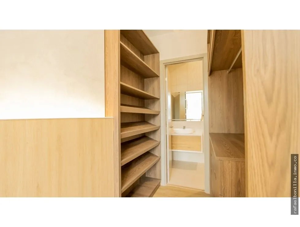 SE VENDE APARTAMENTO EN CALLE URUGUAY