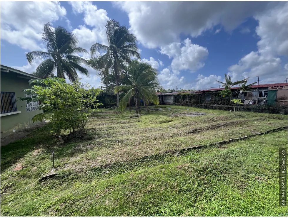 SE VENDE TERRENO COMERCIAL EN COLON