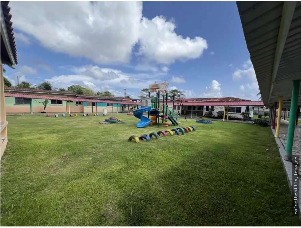 SE VENDE TERRENO COMERCIAL EN COLON