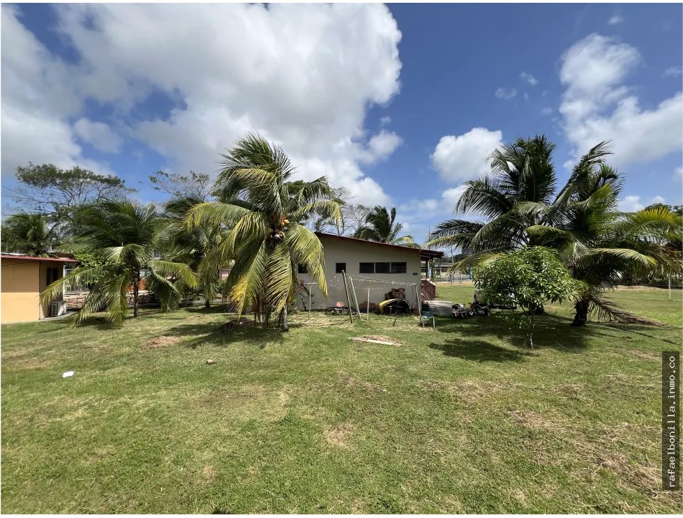 SE VENDE TERRENO COMERCIAL EN COLON