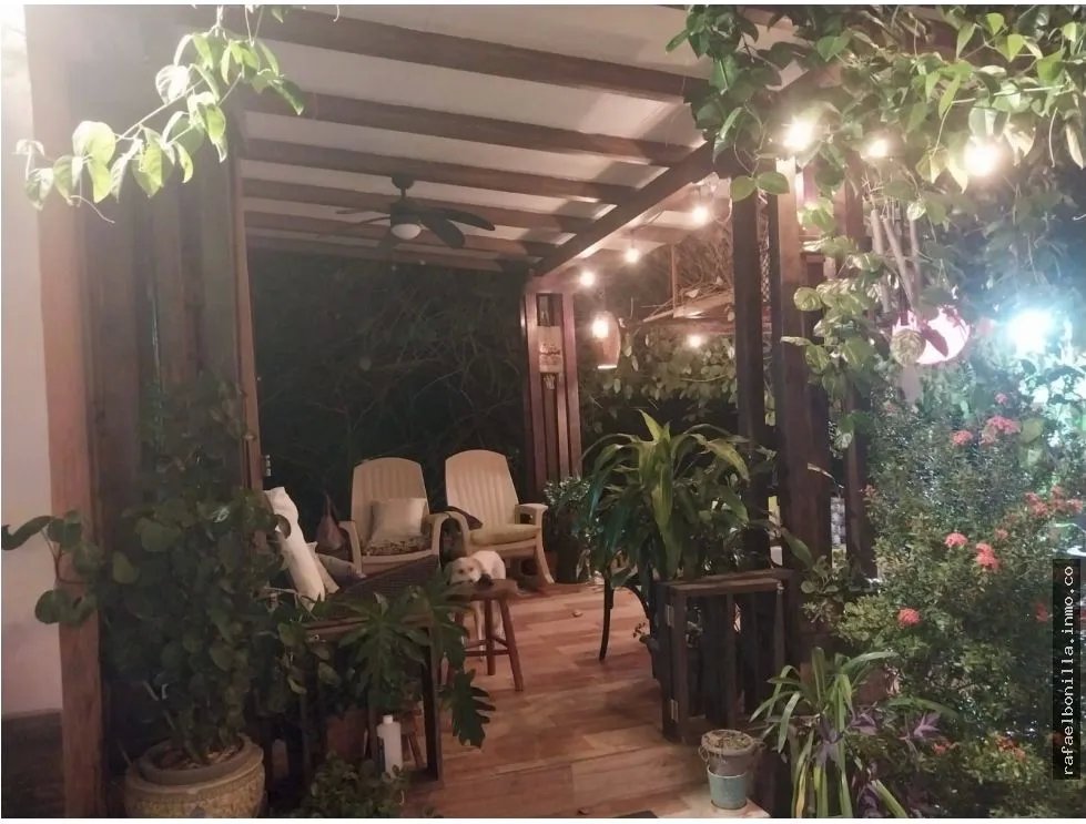 SE VENDE CASA EN LOS LIRIOS (VIA AL VALLE DE ANTON)