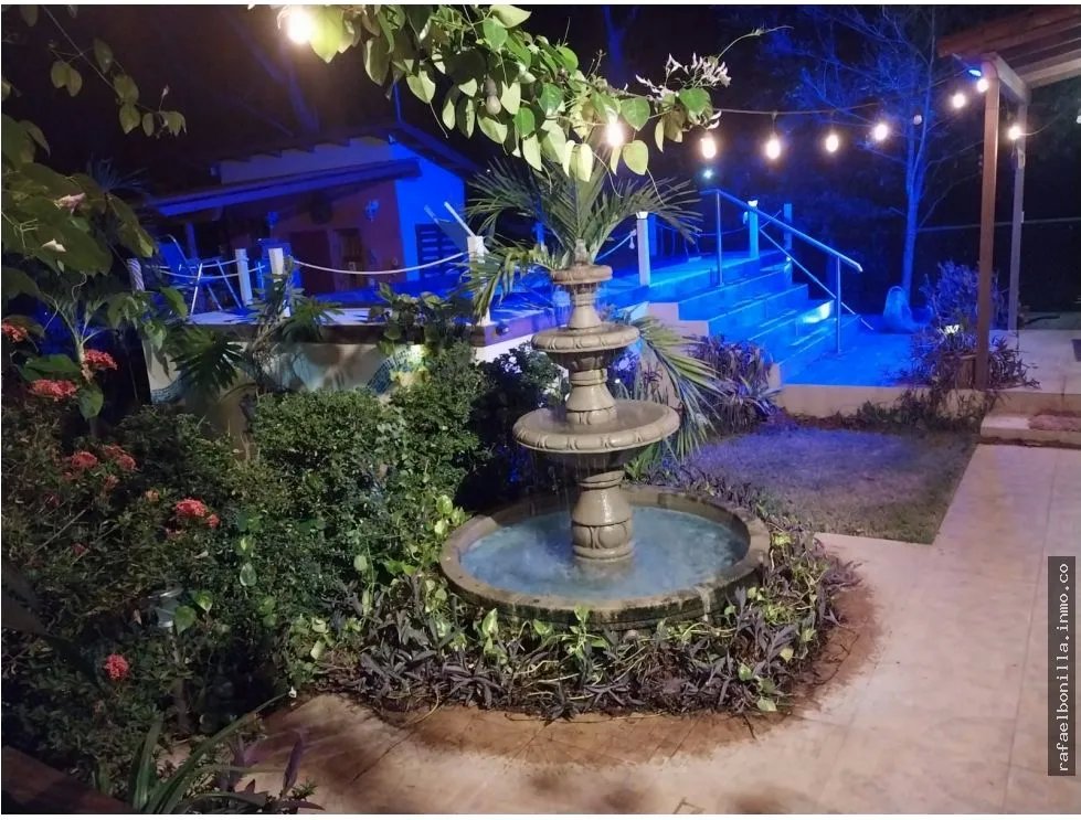 SE VENDE CASA EN LOS LIRIOS (VIA AL VALLE DE ANTON)