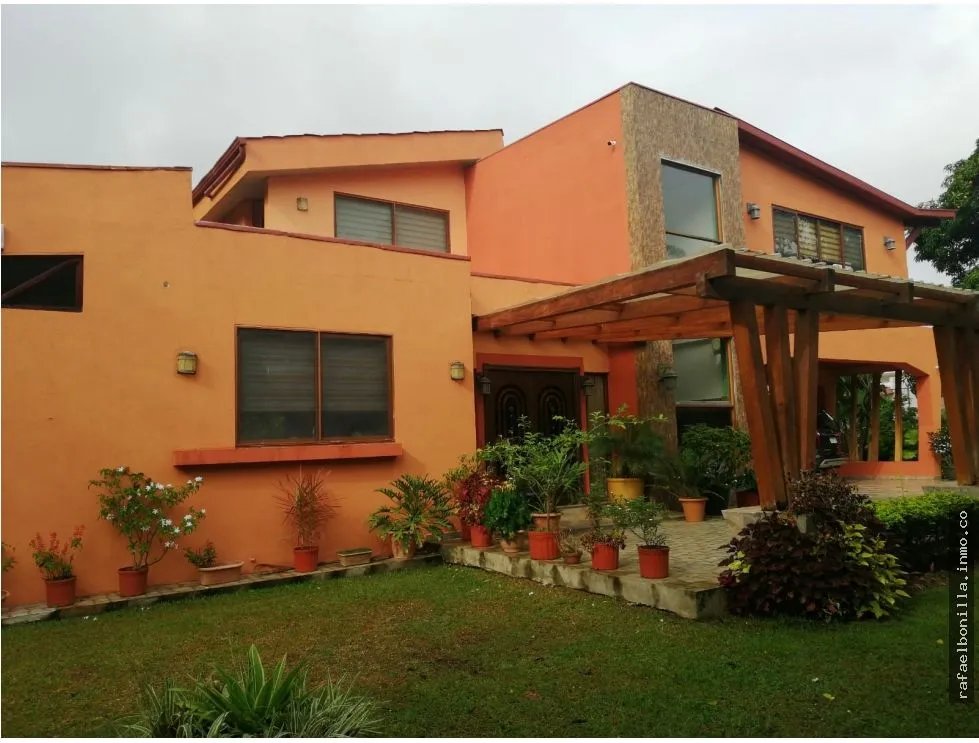 SE VENDE CASA EN EL VALLE DE ANTON