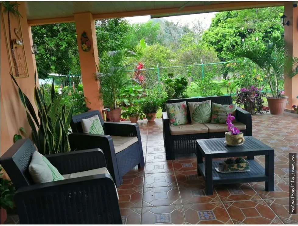 SE VENDE CASA EN EL VALLE DE ANTON