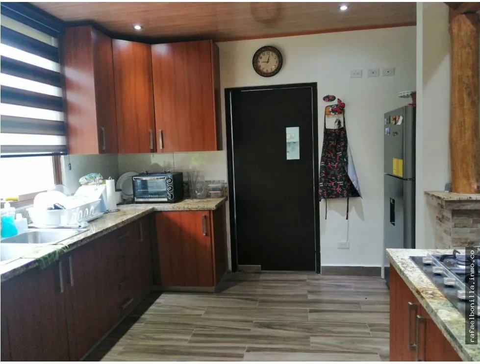 SE VENDE CASA EN EL VALLE DE ANTON